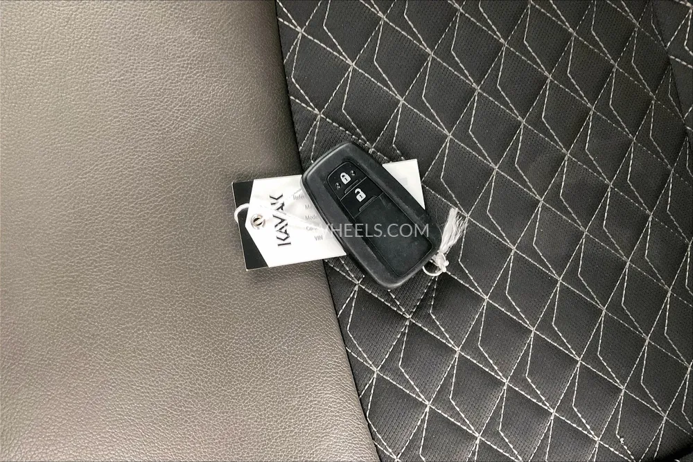 Toyota C-HR 2023 for Sale in Dubai Image-28