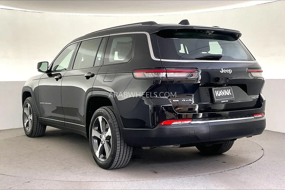 جيب جراند شيروكي إل 2023 for Sale in الشارقة Image-4