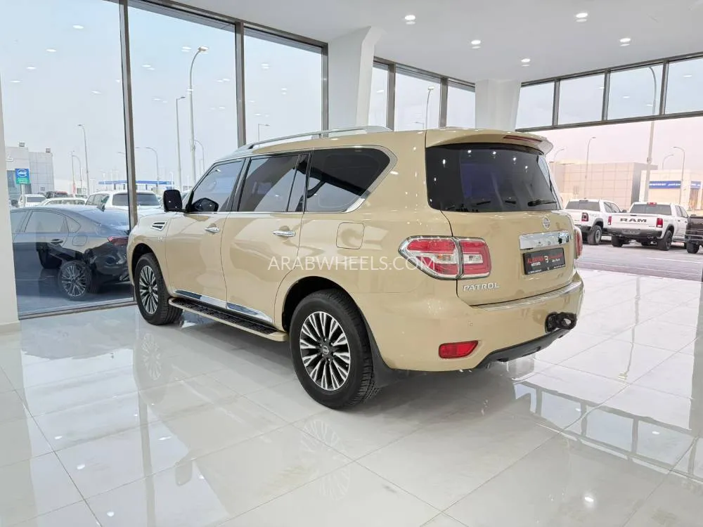 Nissan Patrol 2016 for Sale in Abu Dhabi Image-9
