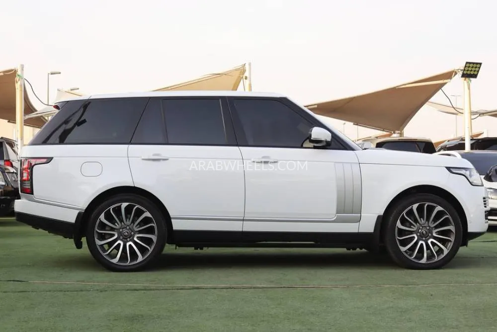 Land Rover Range Rover 2015 for Sale in Sharjah Image-3