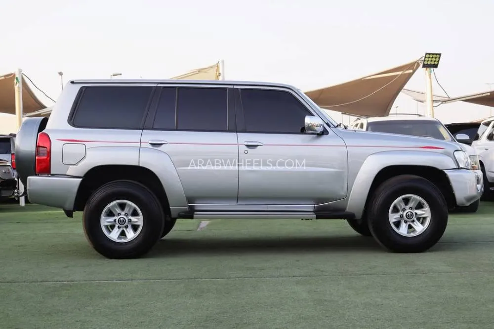 Nissan Patrol 2021 for Sale in Sharjah Image-3