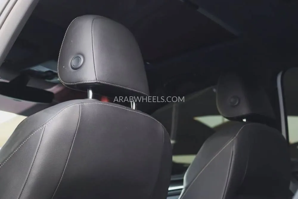 Volkswagen Golf 2019 for Sale in Sharjah Image-9