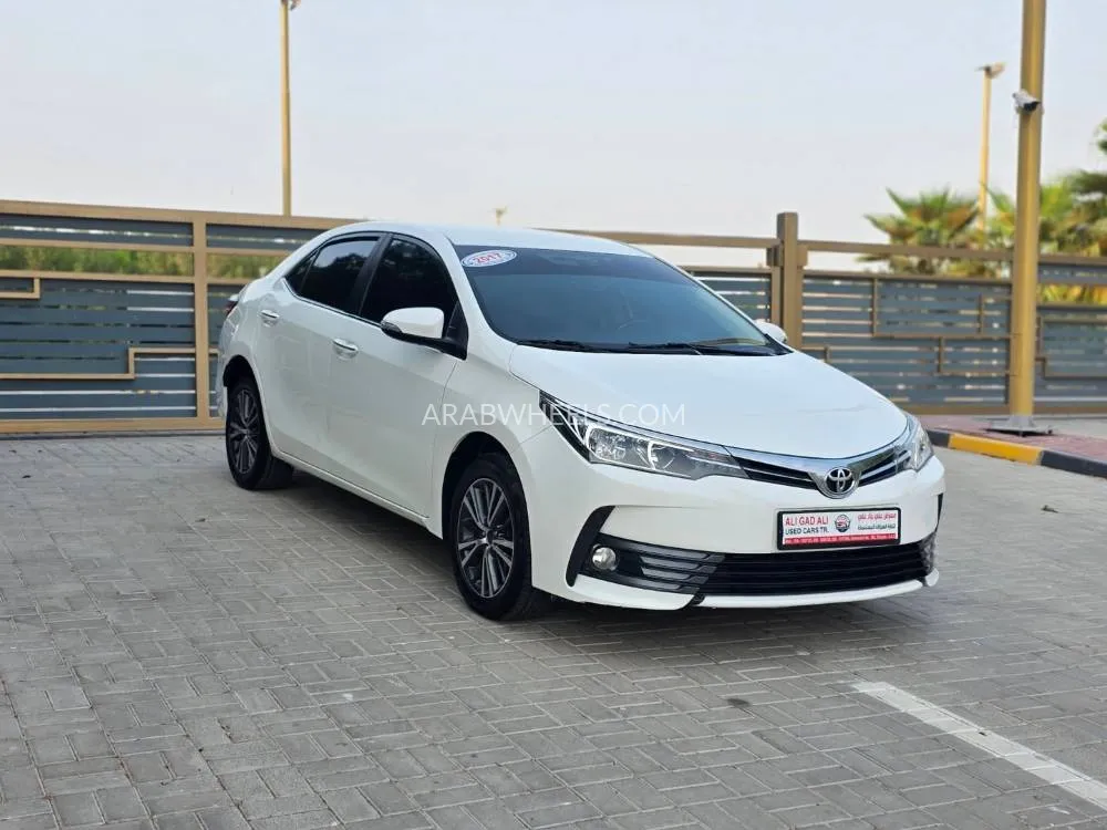Toyota Corolla 2017 for Sale in Sharjah Image-2