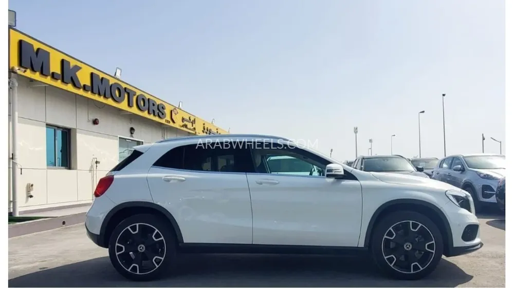 Mercedes Benz GLA 2019 for Sale in Dubai Image-5