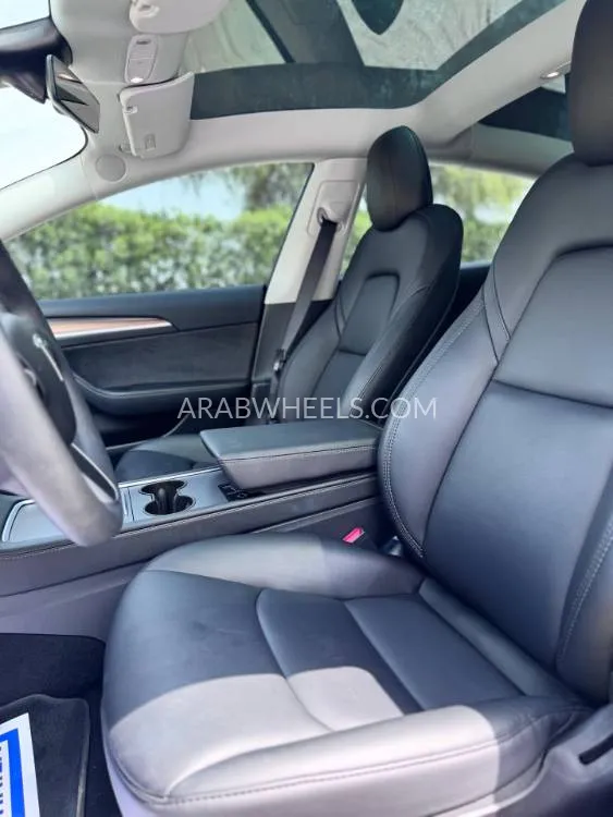Tesla Model 3 2023 for Sale in Ras Al Khaimah Image-4