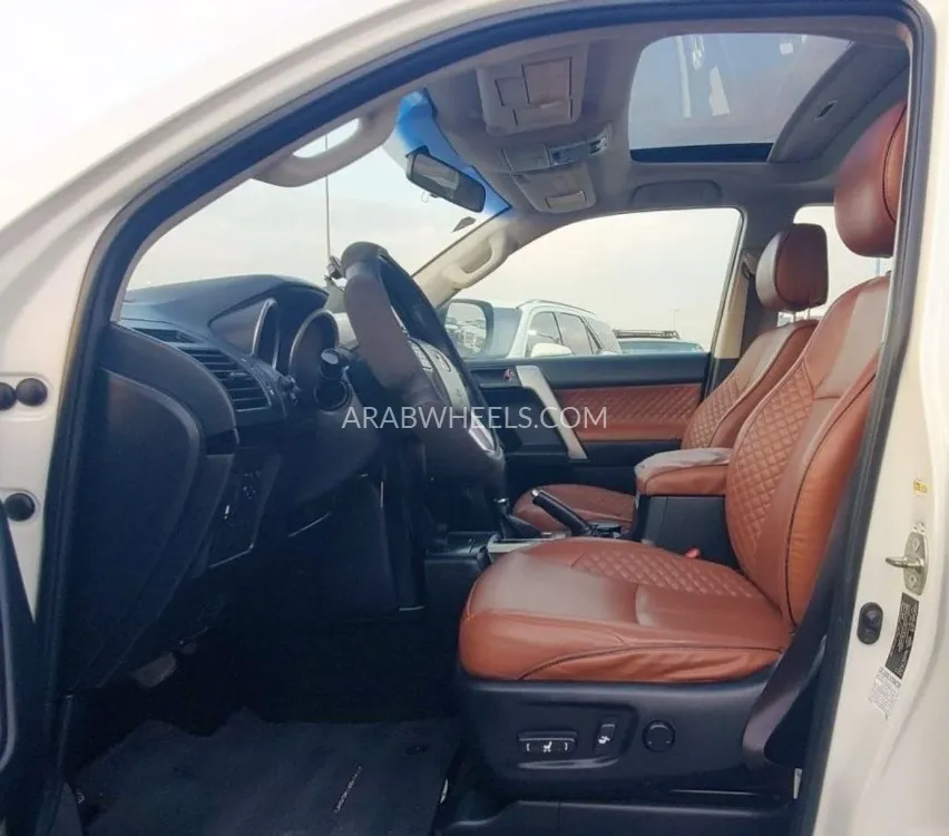 Toyota Land Cruiser Prado 2017 for Sale in Dubai Image-7