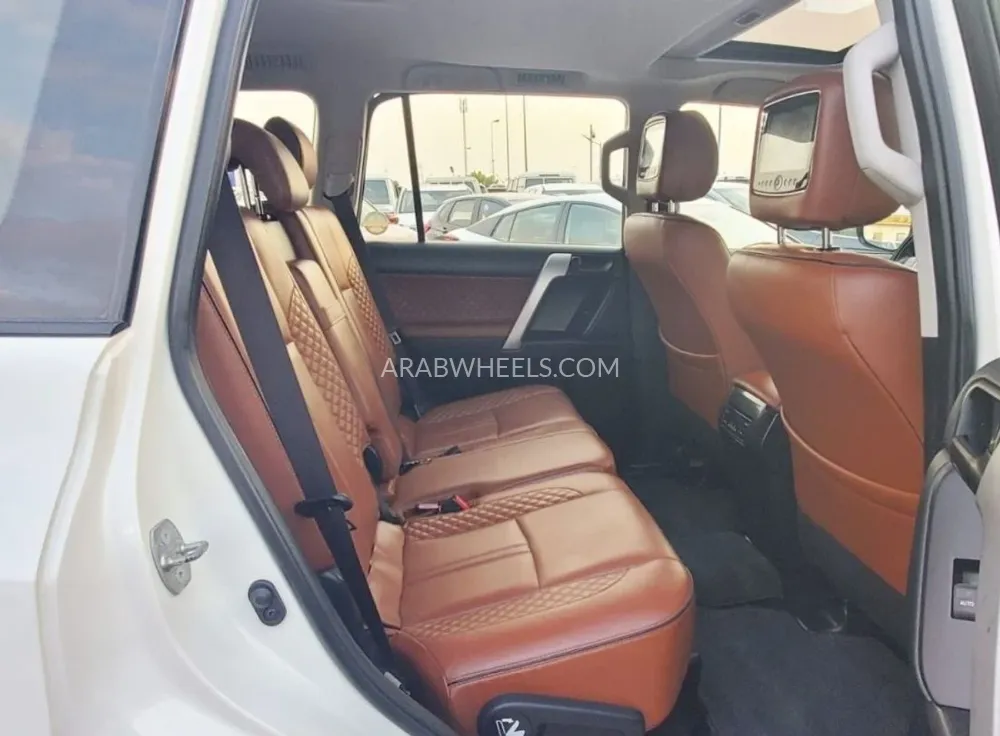 Toyota Land Cruiser Prado 2017 for Sale in Dubai Image-15