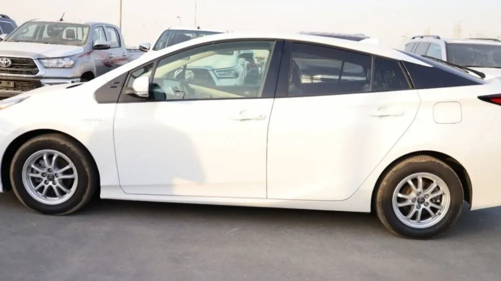 تويوتا بريوس 2021 for Sale in دبي Image-6