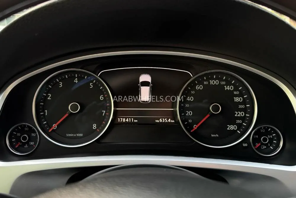 Volkswagen Touareg 2015 for Sale in Dubai Image-7