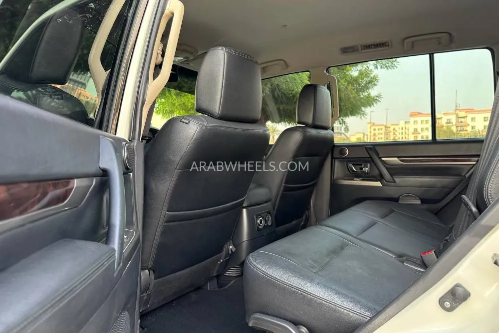 Mitsubishi Pajero 2020 for Sale in Dubai Image-13