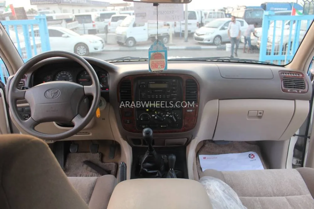Toyota Land Cruiser 2000 for Sale in Dubai Image-6