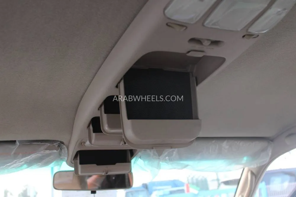 Toyota Land Cruiser 2000 for Sale in Dubai Image-14