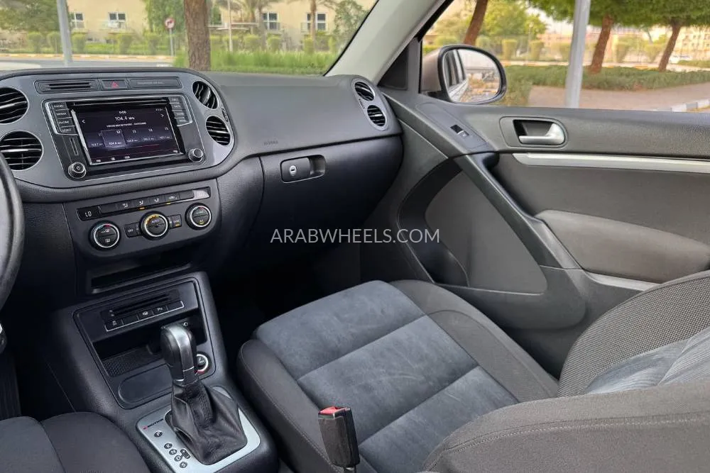 Volkswagen Touareg 2016 for Sale in Dubai Image-12