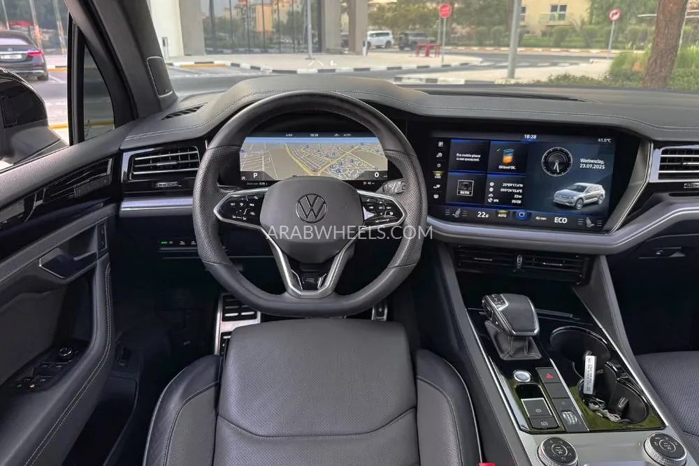 Volkswagen Touareg 2023 for Sale in Dubai Image-7