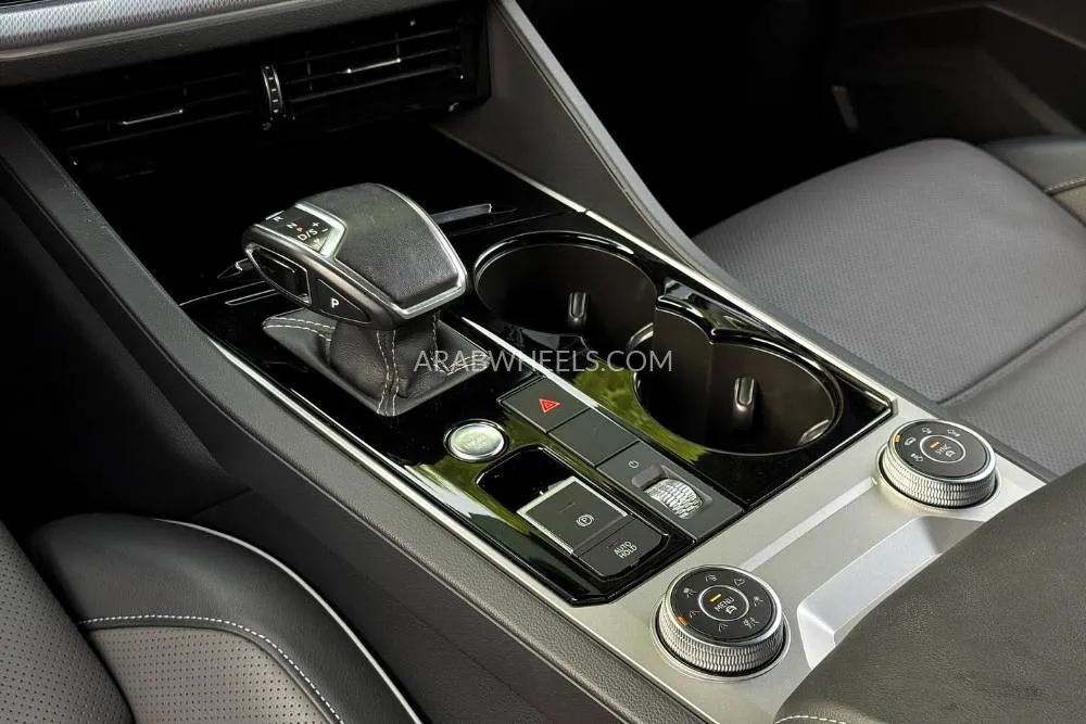 Volkswagen Touareg 2023 for Sale in Dubai Image-11
