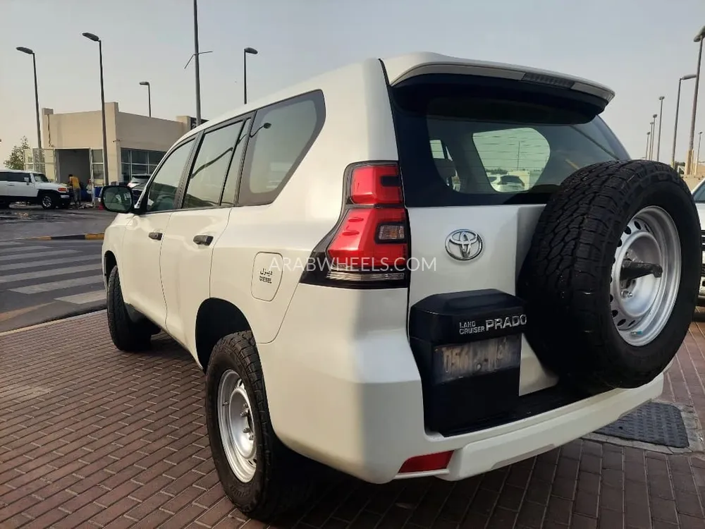 تويوتا لاند كروزر برادو 2018 for Sale in الشارقة Image-8