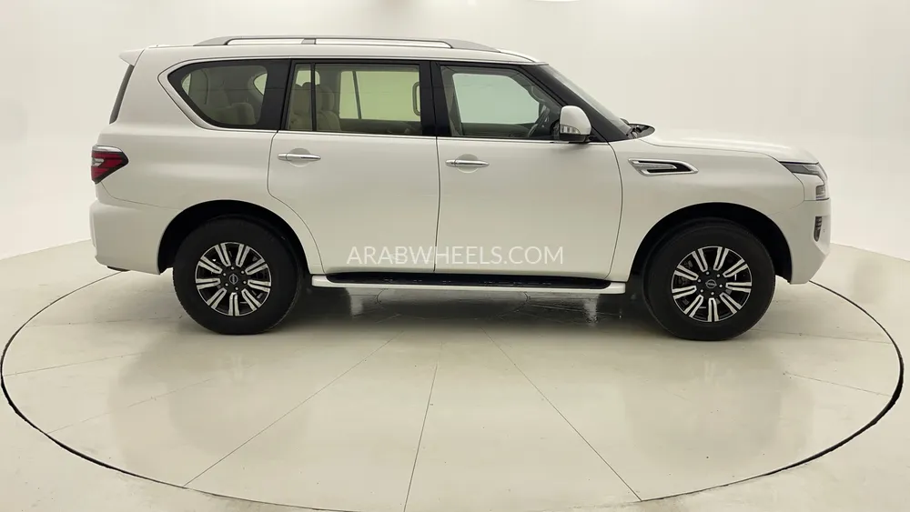 Nissan Patrol 2023 for Sale in Dubai Image-2