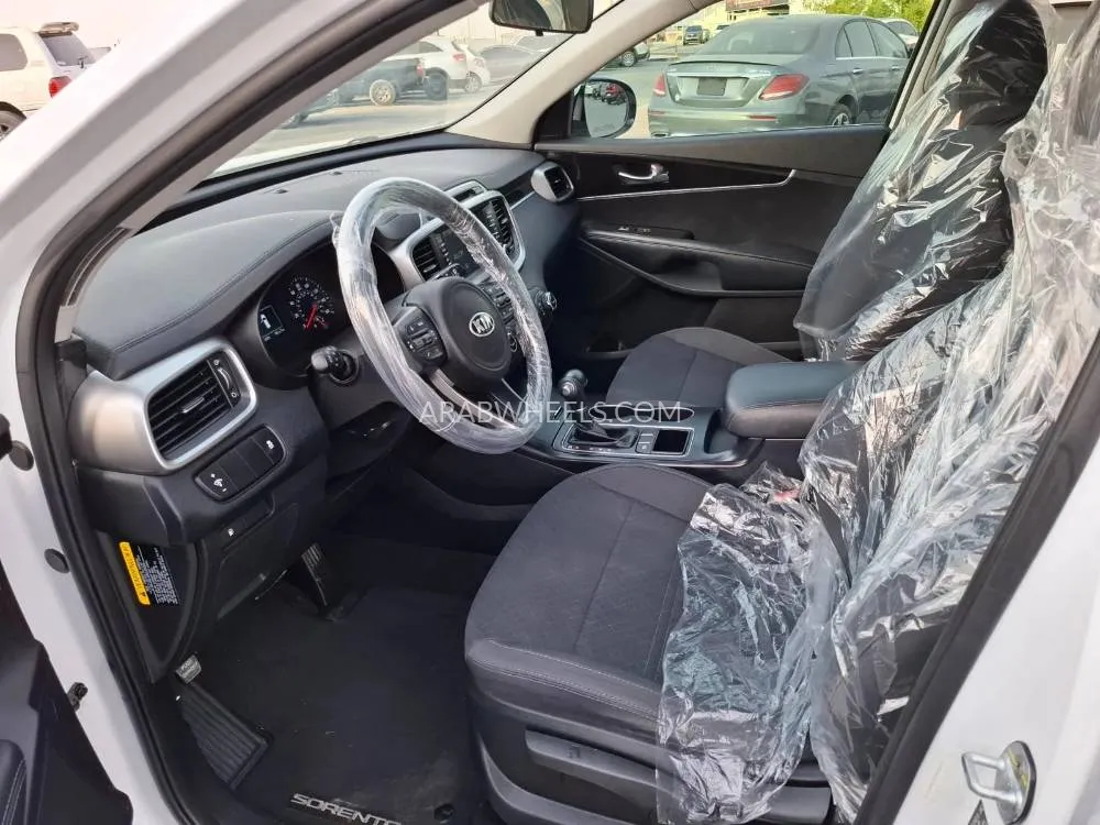Kia Sorento 2018 for Sale in Ajman Image-10