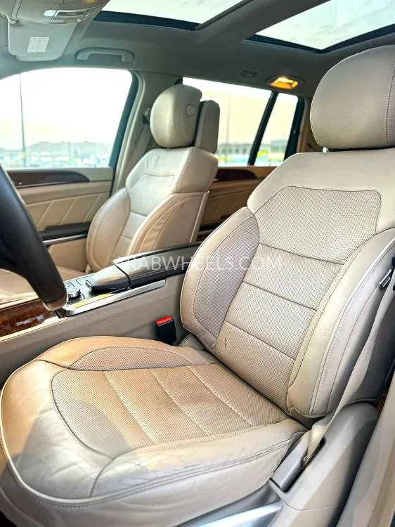 Mercedes Benz GL Class 2013 for Sale in Abu Dhabi Image-7