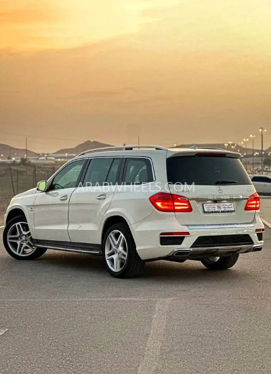 Mercedes Benz GL Class 2013 for Sale in Abu Dhabi Image-16