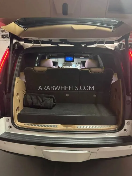 Cadillac Escalade 2019 for Sale in Dubai Image-21