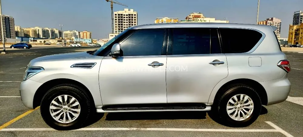 Nissan Patrol 2018 for Sale in Dubai Image-2