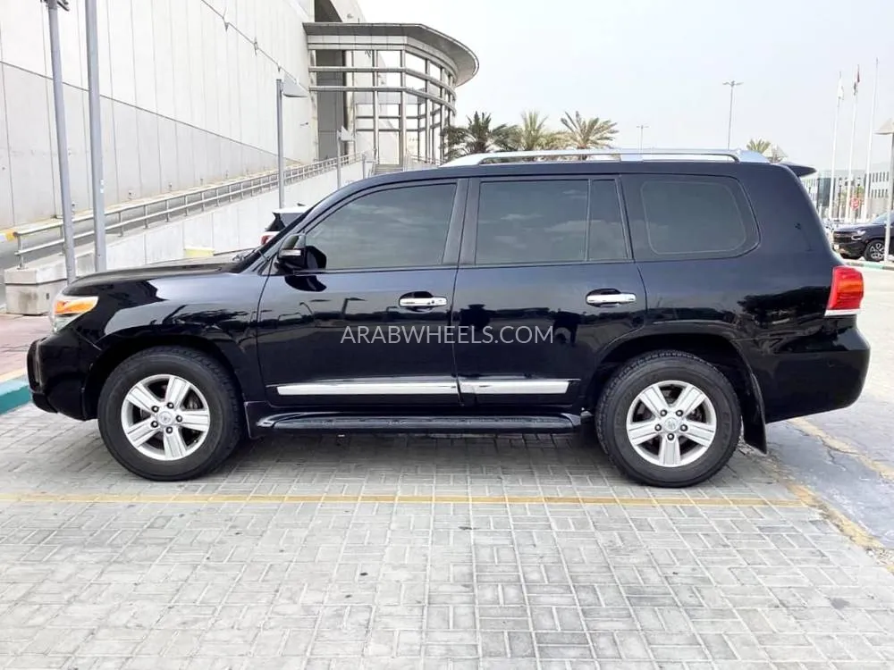 Toyota Land Cruiser 2015 for Sale in Dubai Image-3