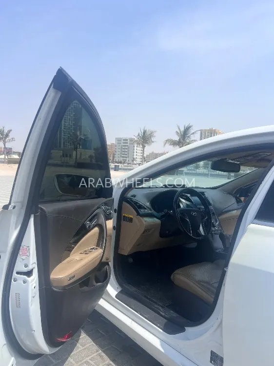 Hyundai Azera 2015 for Sale in Ajman Image-12