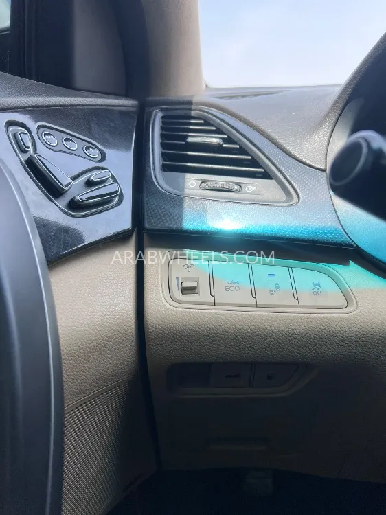 Hyundai Azera 2015 for Sale in Ajman Image-6