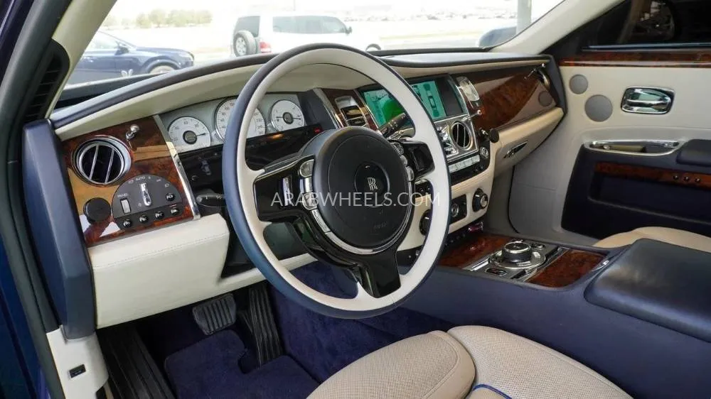 Rolls Royce Ghost 2016 for Sale in Sharjah Image-9
