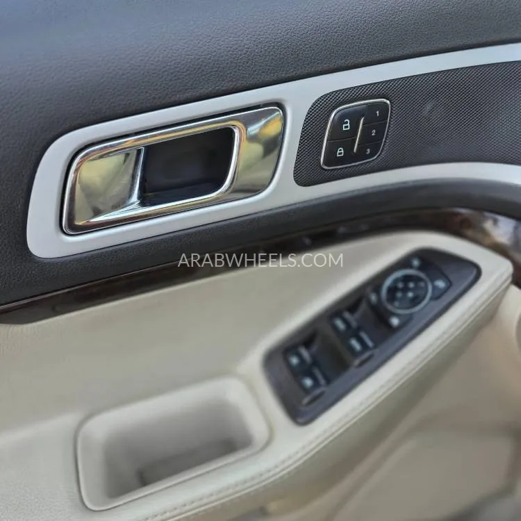 Ford Explorer 2015 for Sale in Sharjah Image-8