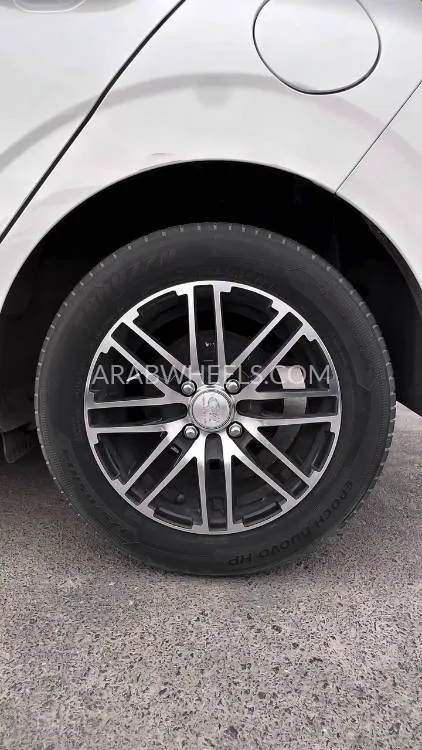 Hyundai i10 2023 for Sale in Dubai Image-9