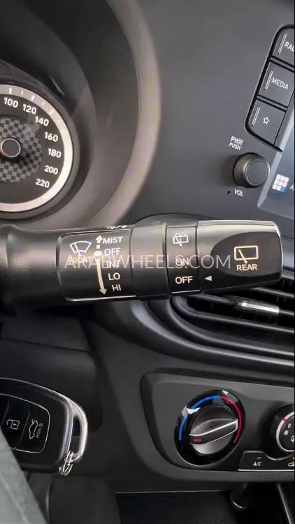 Hyundai i10 2023 for Sale in Dubai Image-17