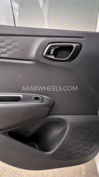 Hyundai i10 2023 for Sale in Dubai Image-31