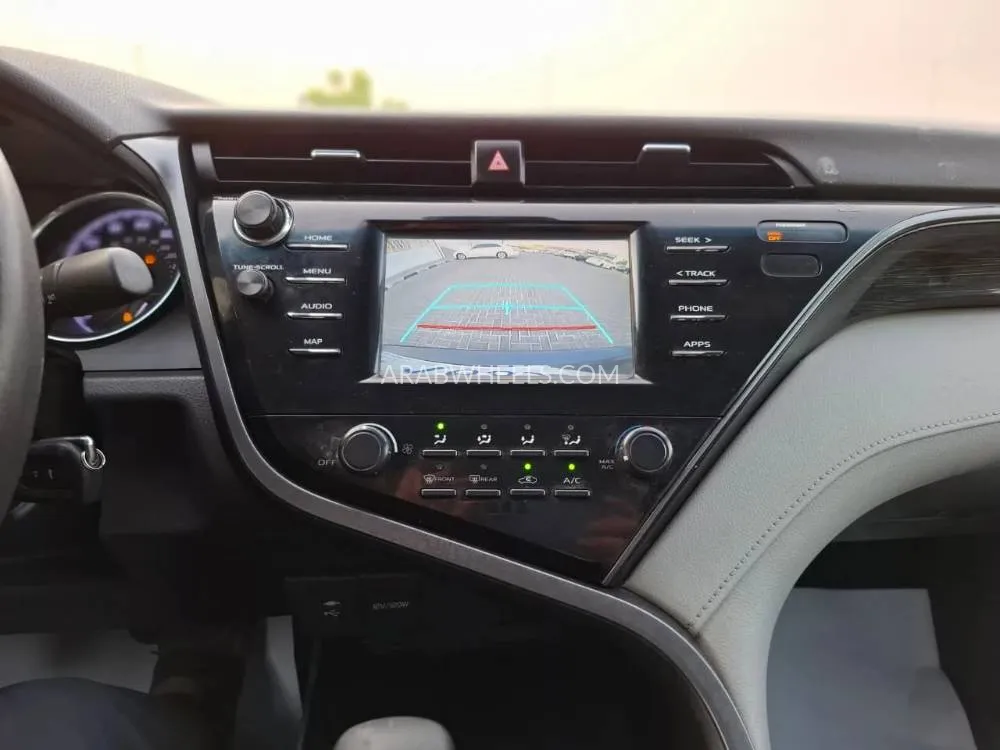 Toyota Camry 2019 for Sale in Ajman Image-18