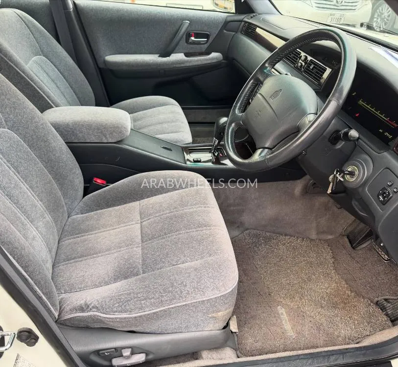 Toyota Crown 1995 for Sale in Dubai Image-4