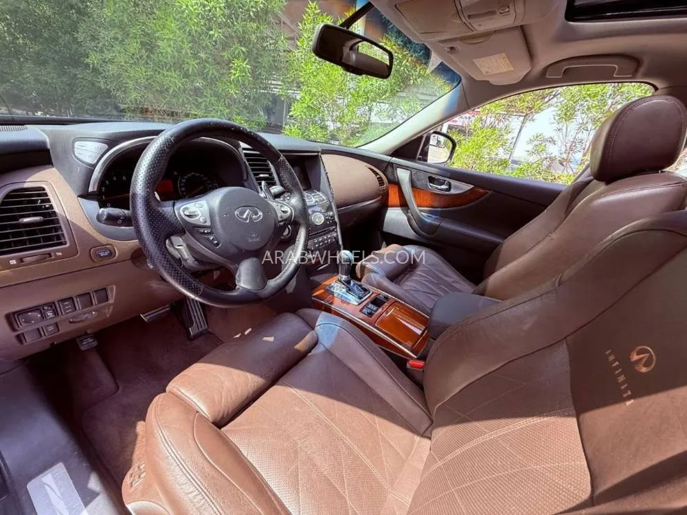 Infiniti FX50 2009 for Sale in Ajman Image-4