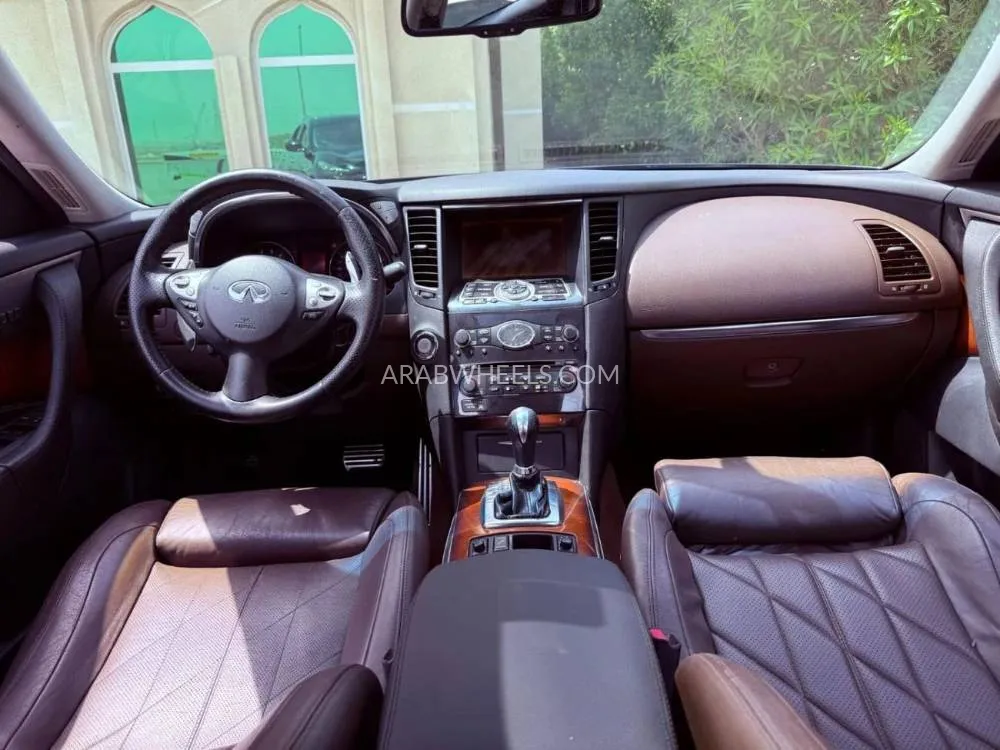 Infiniti FX50 2009 for Sale in Ajman Image-6