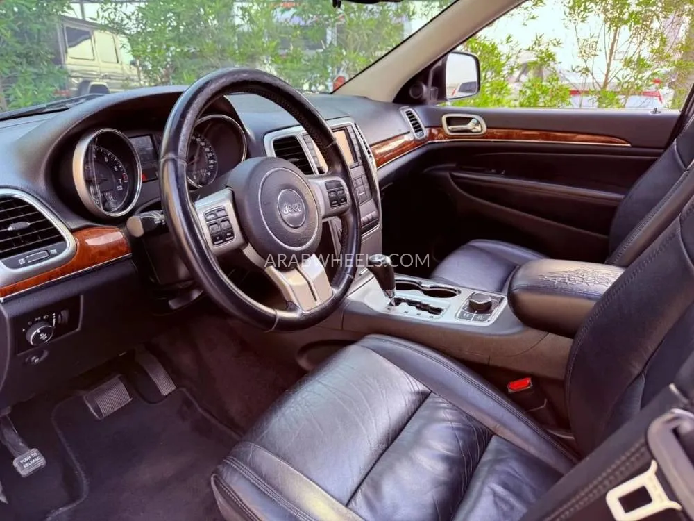 Jeep Cherokee 2011 for Sale in Ajman Image-4