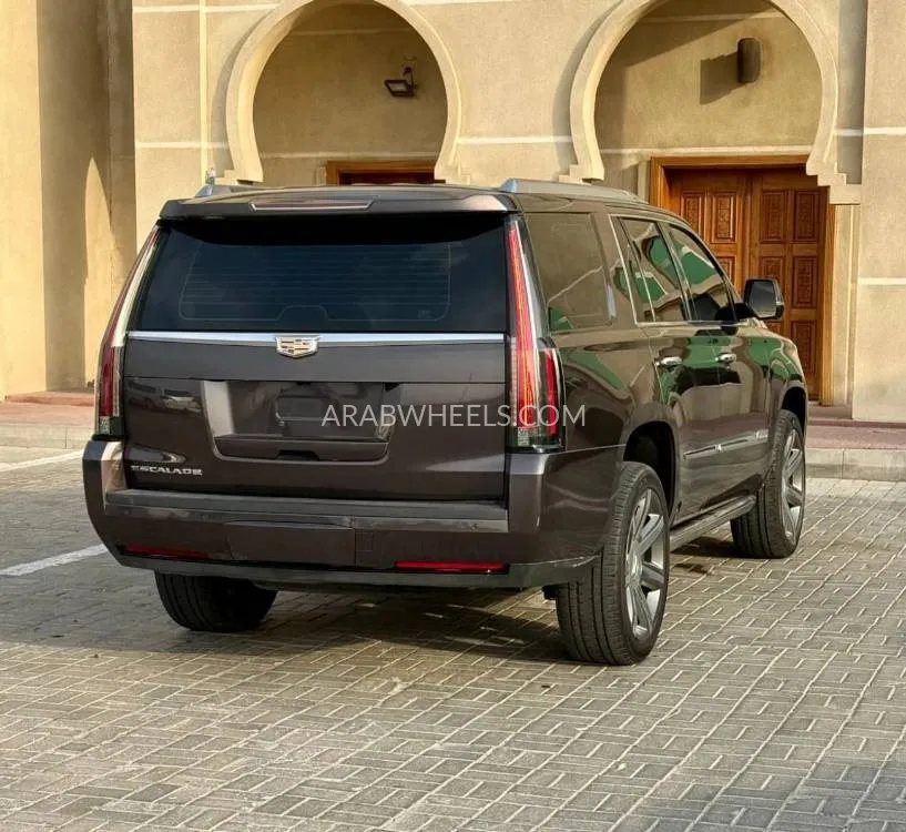 Cadillac Escalade 2016 for Sale in Ajman Image-16