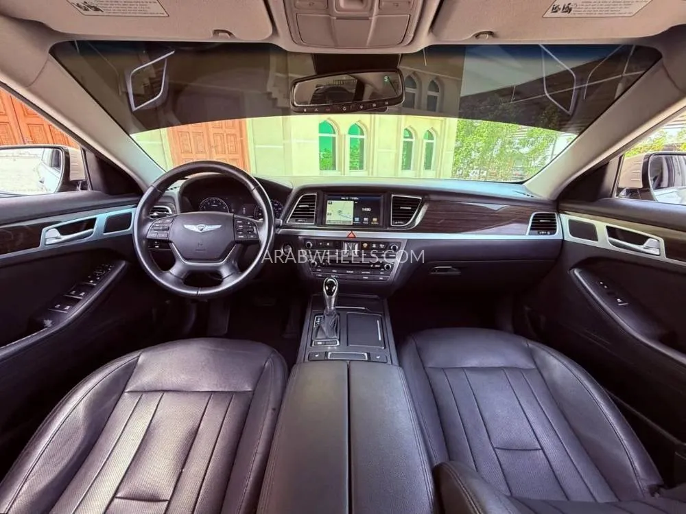 Hyundai Genesis 2015 for Sale in Ajman Image-6