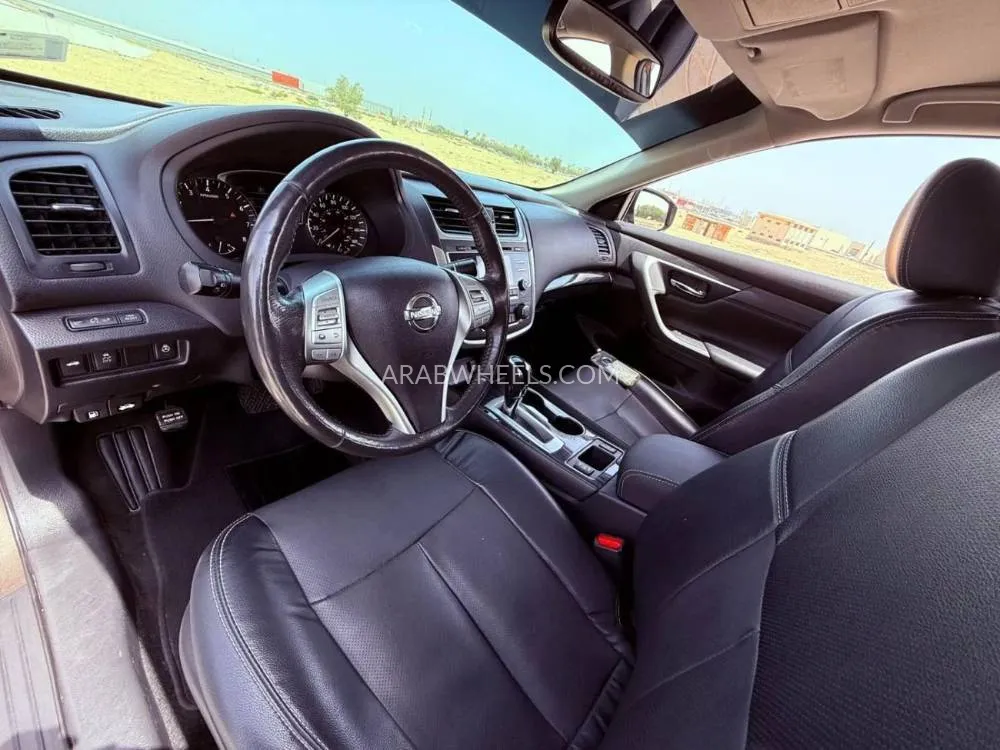 Nissan Altima 2017 for Sale in Ajman Image-4