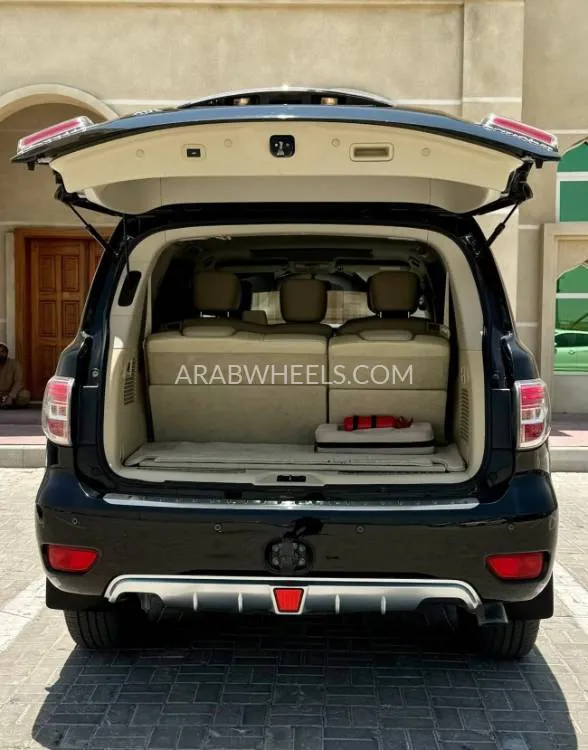 Nissan Patrol 2017 for Sale in Ajman Image-11