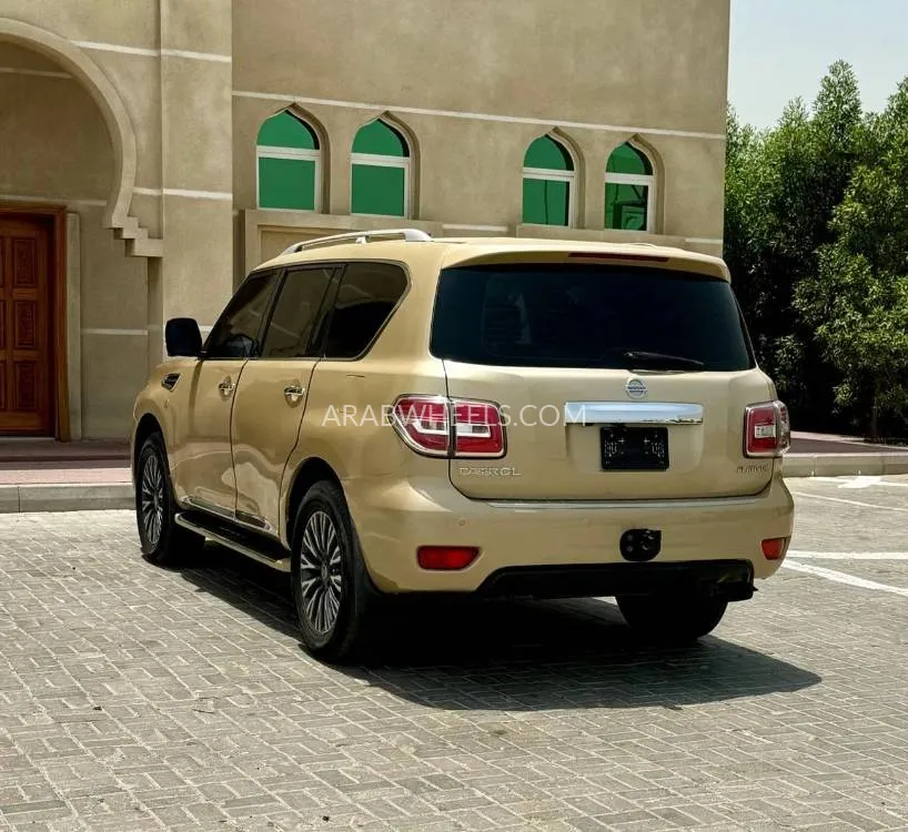 Nissan Patrol 2014 for Sale in Ajman Image-9