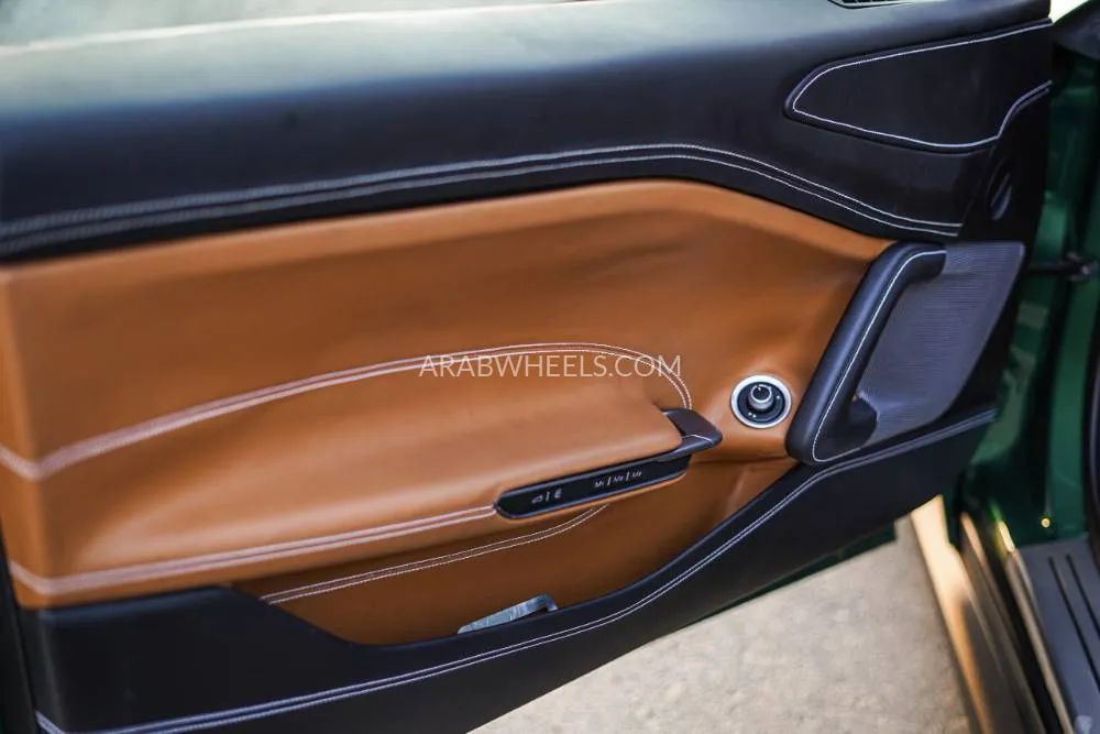 Ferrari Gtc4lusso 2017 for Sale in Dubai Image-4