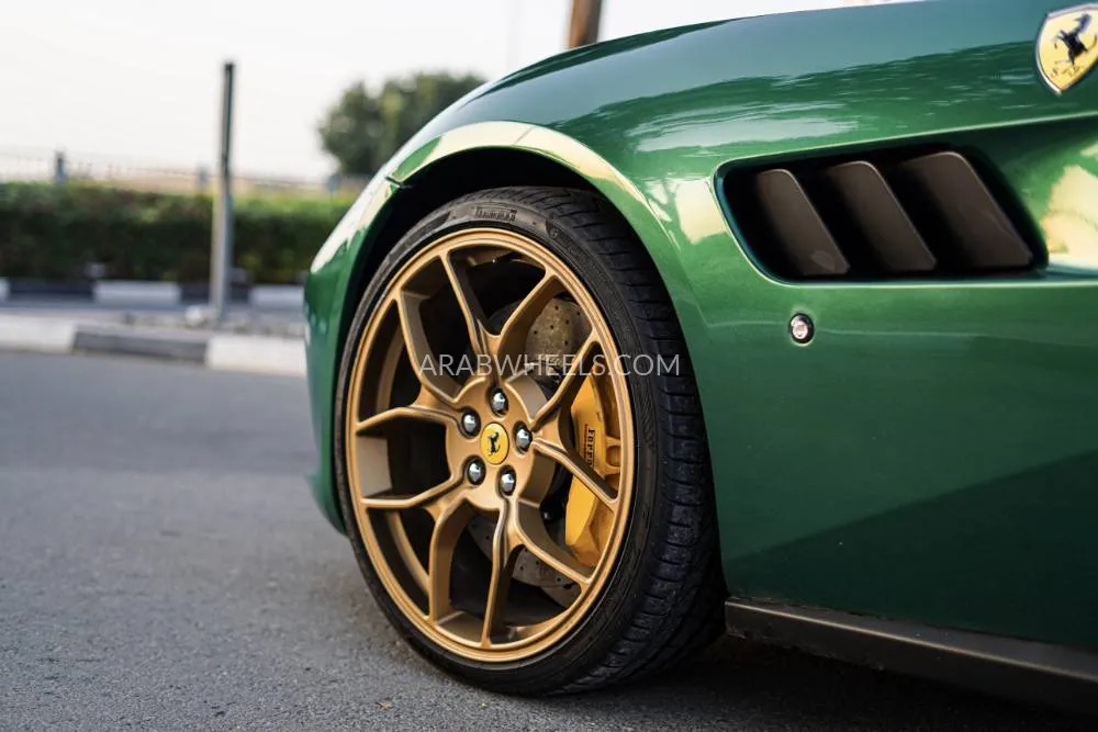 Ferrari Gtc4lusso 2017 for Sale in Dubai Image-9