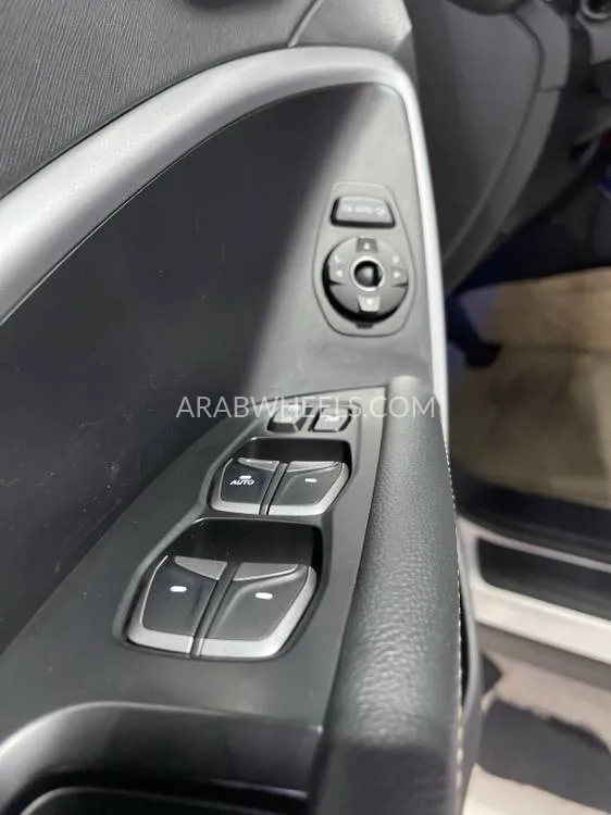 Hyundai Santa Fe 2017 for Sale in Ajman Image-6
