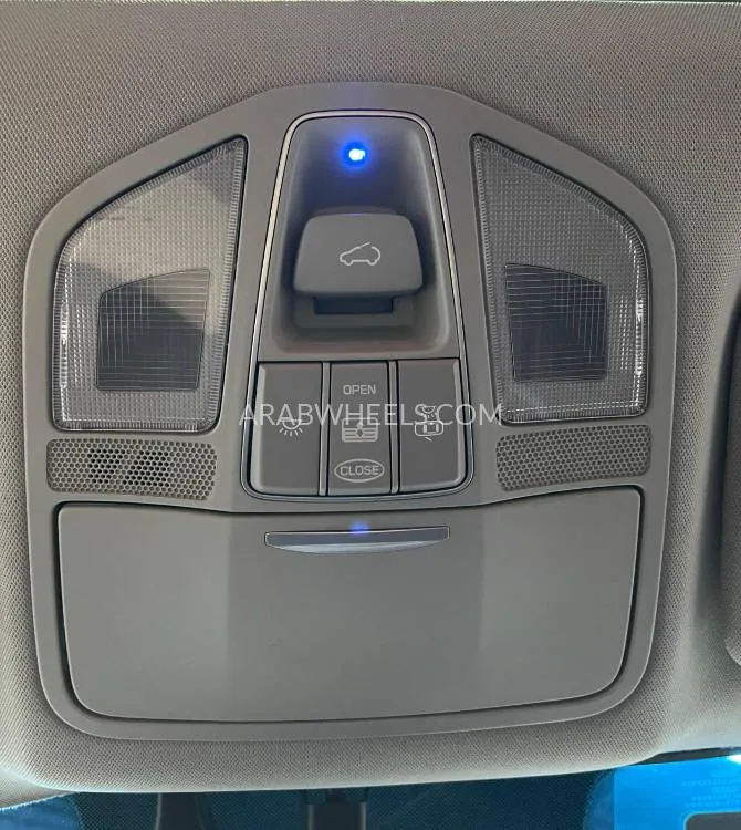 Hyundai Santa Fe 2017 for Sale in Ajman Image-10