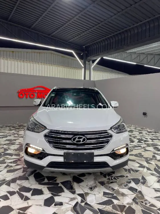 Hyundai Santa Fe 2017 for Sale in Ajman Image-2