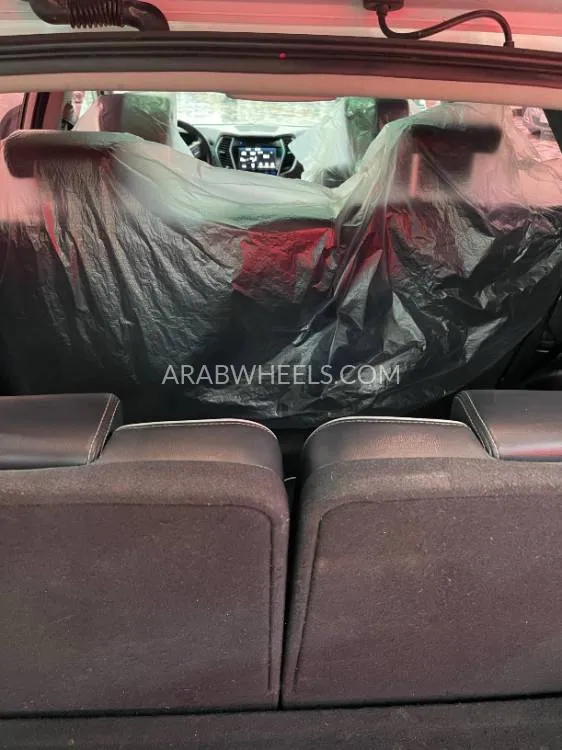 Hyundai Santa Fe 2017 for Sale in Ajman Image-15